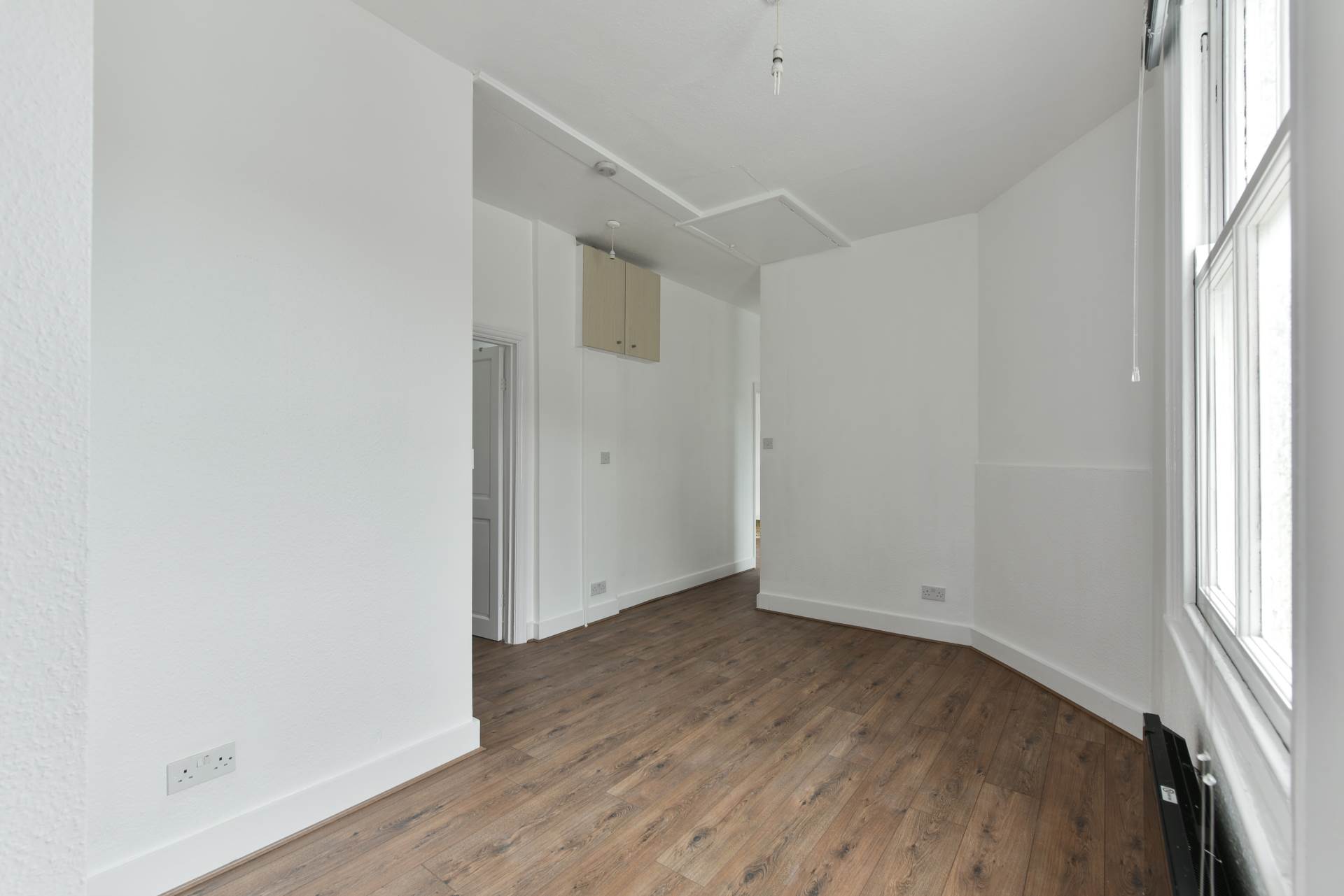 Additional Property Image 2 bedroom Apartment to rent in Epsom 3