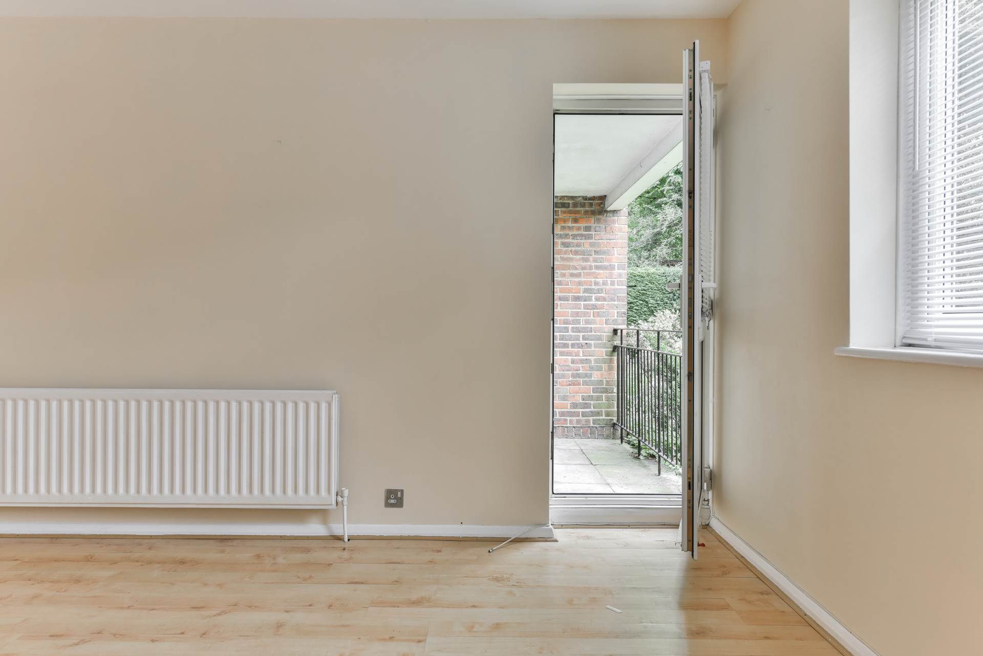Additional Property Image 1 bedroom Flat to rent in Epsom 7