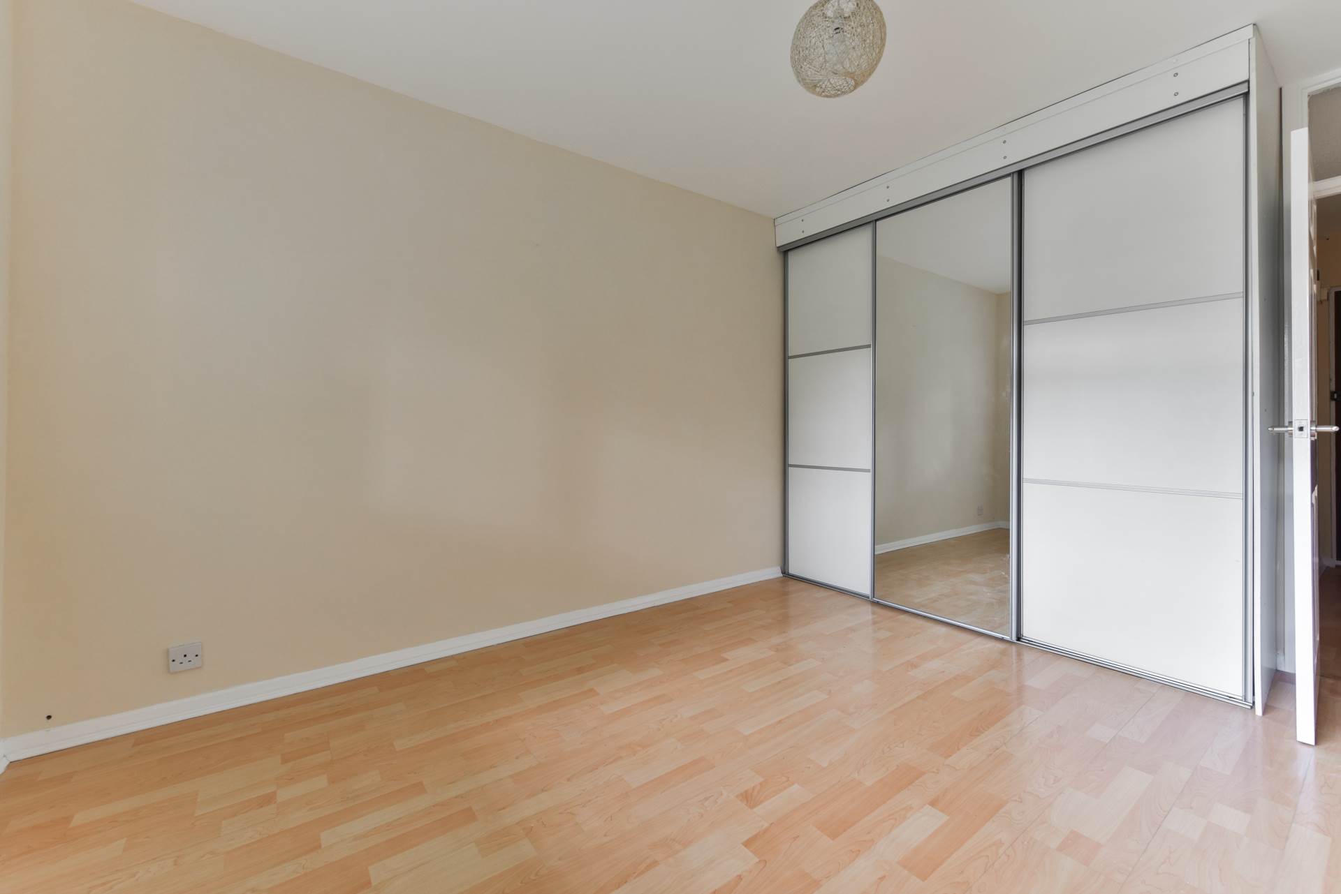 Additional Property Image 1 bedroom Flat to rent in Epsom 9
