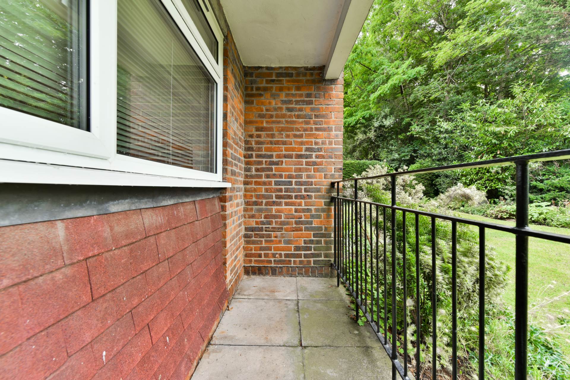 Additional Property Image 1 bedroom Flat to rent in Epsom 11