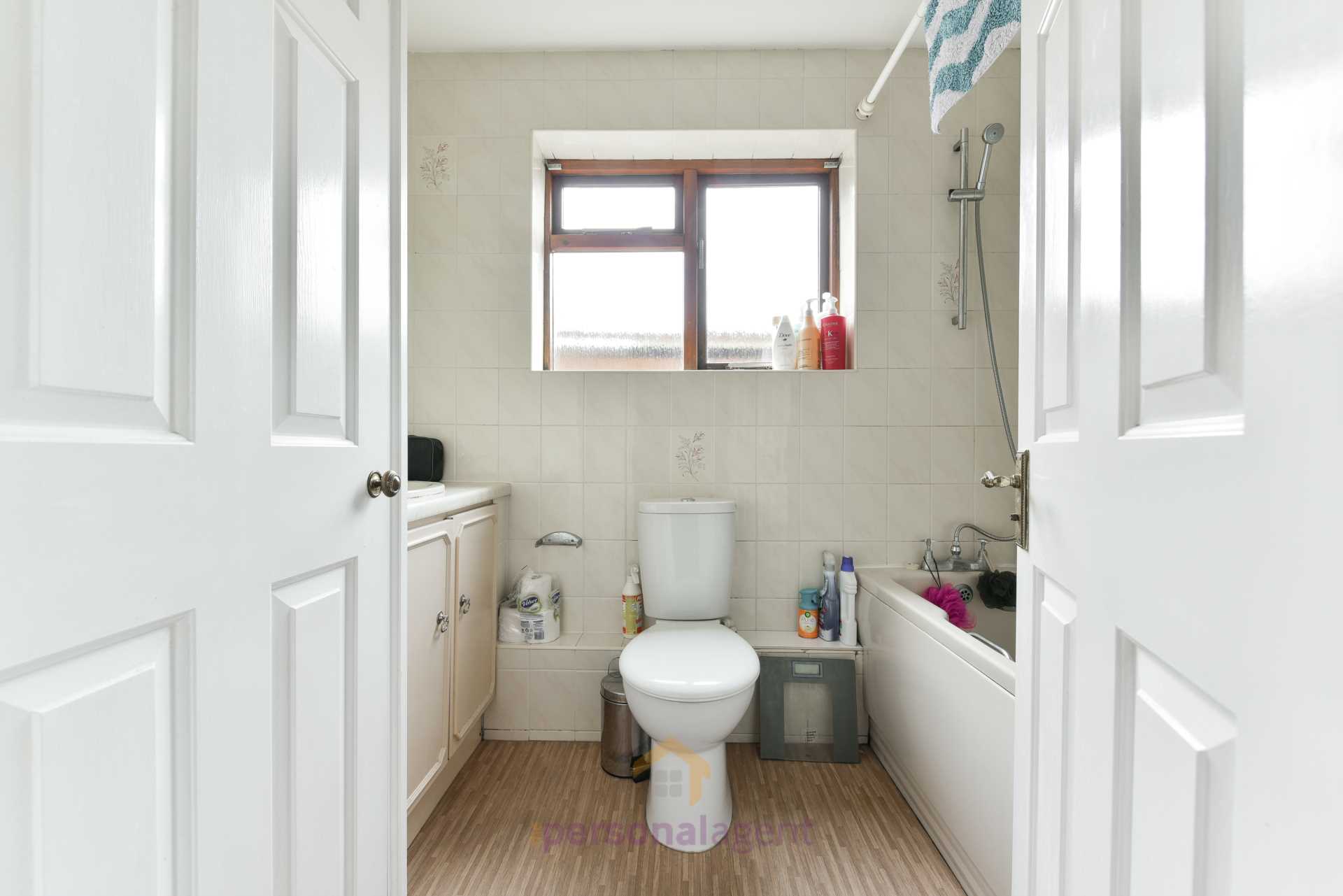 Additional Property Image 1 bedroom Flat to rent in Epsom 6