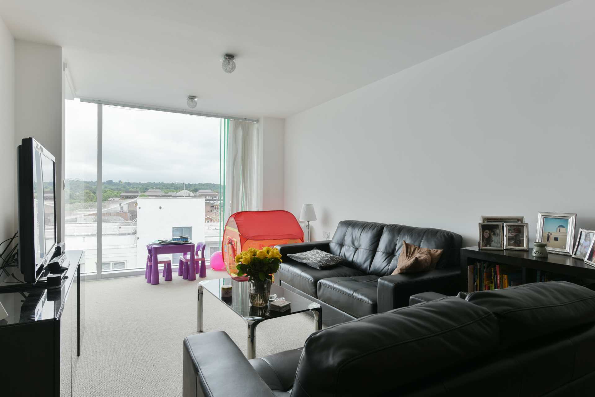 Additional Property Image 2 bedroom Apartment to rent in Epsom 3