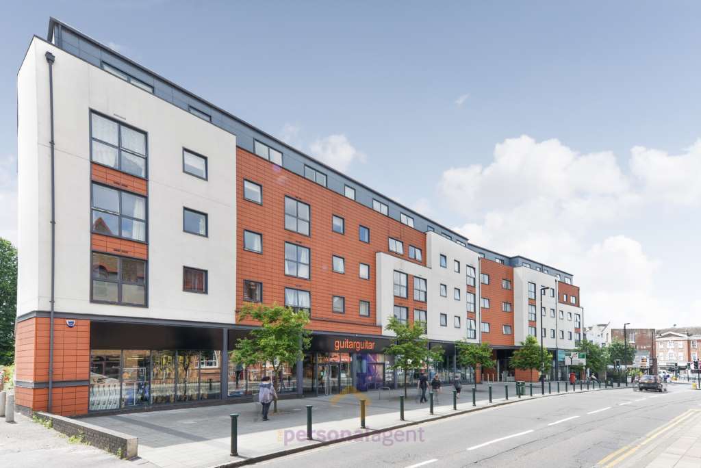 2 bedroom Apartment to rent in Epsom