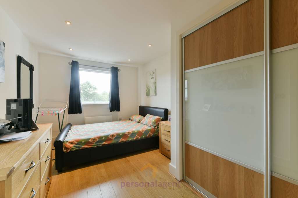 Additional Property Image 2 bedroom Apartment to rent in Epsom 6