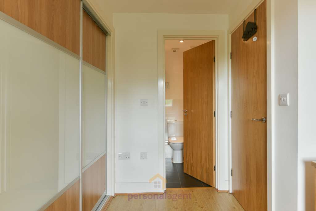 Additional Property Image 2 bedroom Apartment to rent in Epsom 7