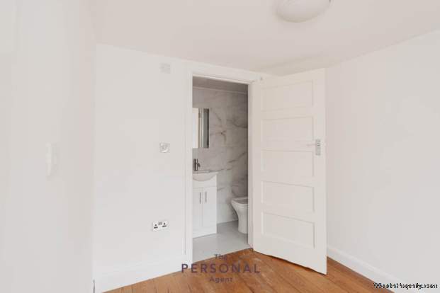 Additional Property Image 4 bedroom Detached to rent in Epsom 4