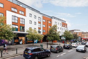2 bedroom Apartment to rent in Epsom