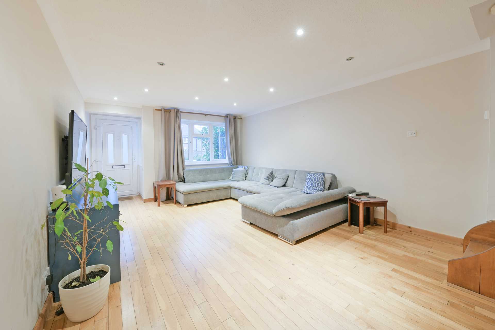 Additional Property Image 2 bedroom Terraced to rent in Epsom 3