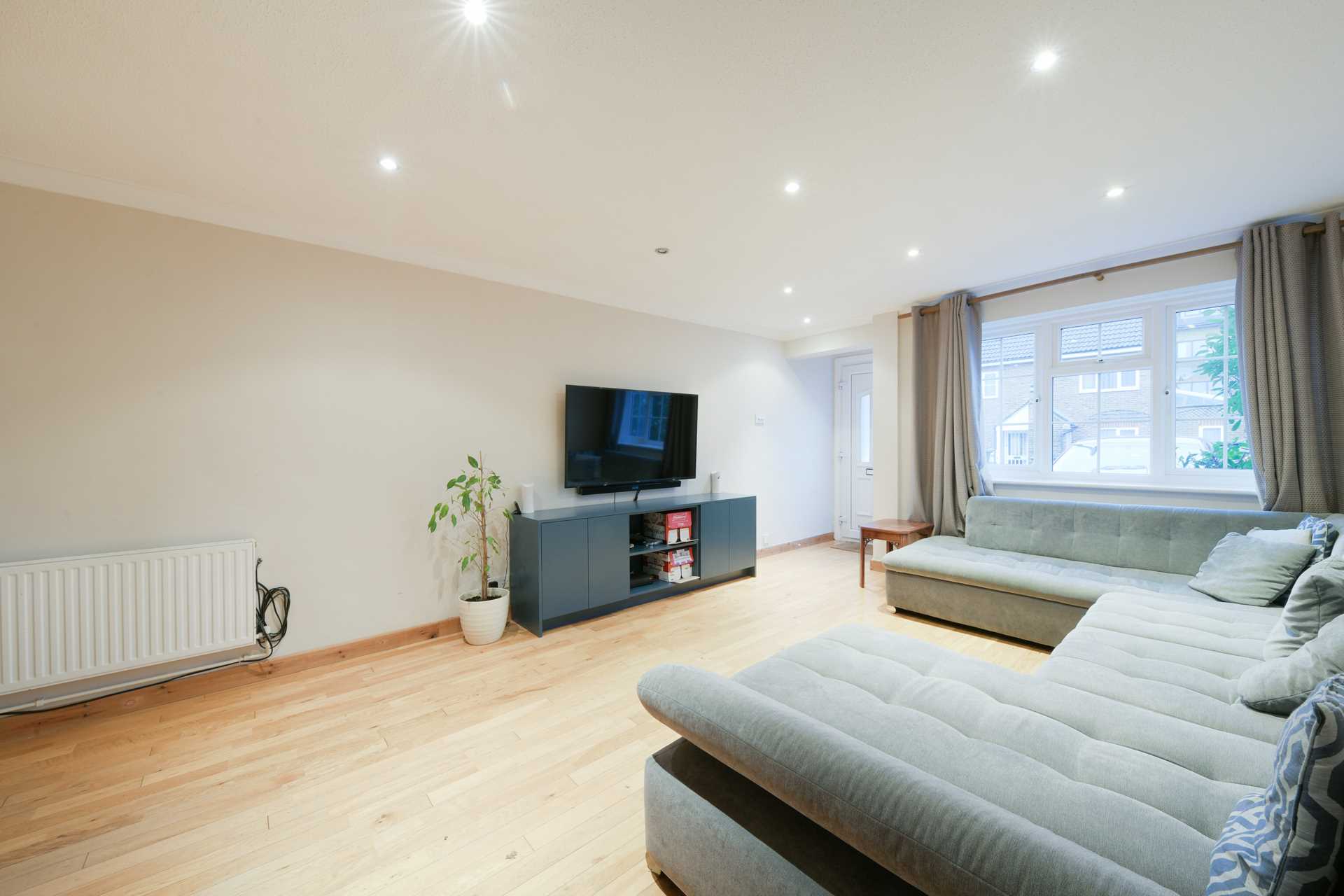 Additional Property Image 2 bedroom Terraced to rent in Epsom 5