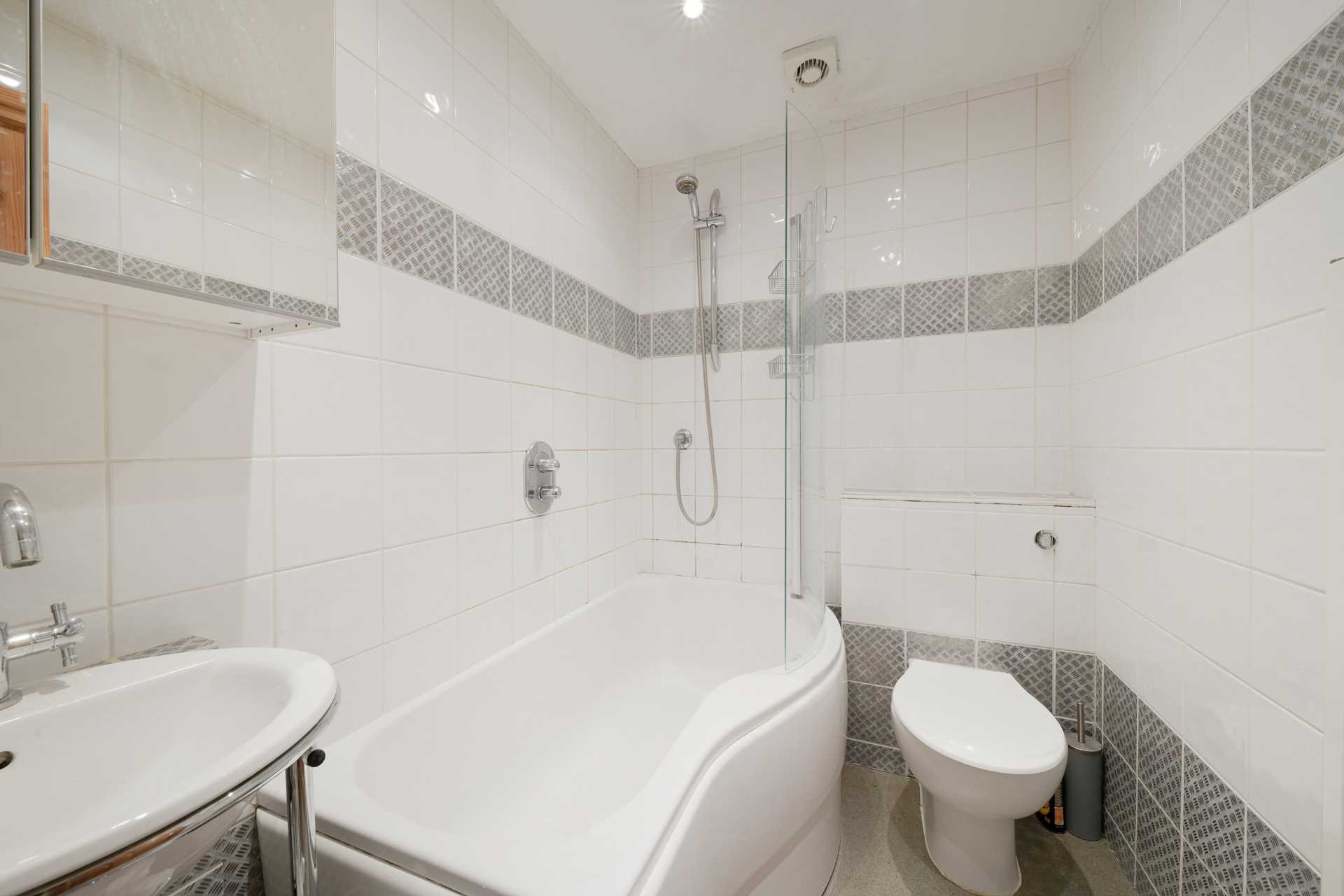 Additional Property Image 2 bedroom Terraced to rent in Epsom 7