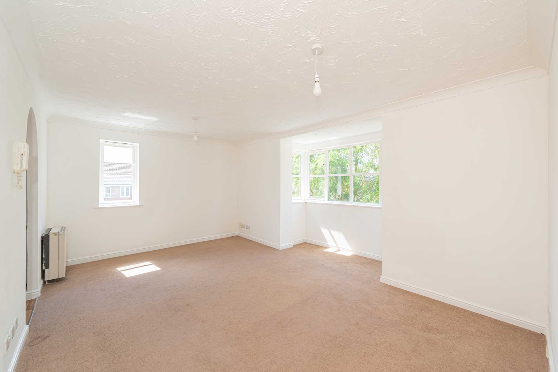 Additional Property Image 2 bedroom Apartment to rent in Epsom 2