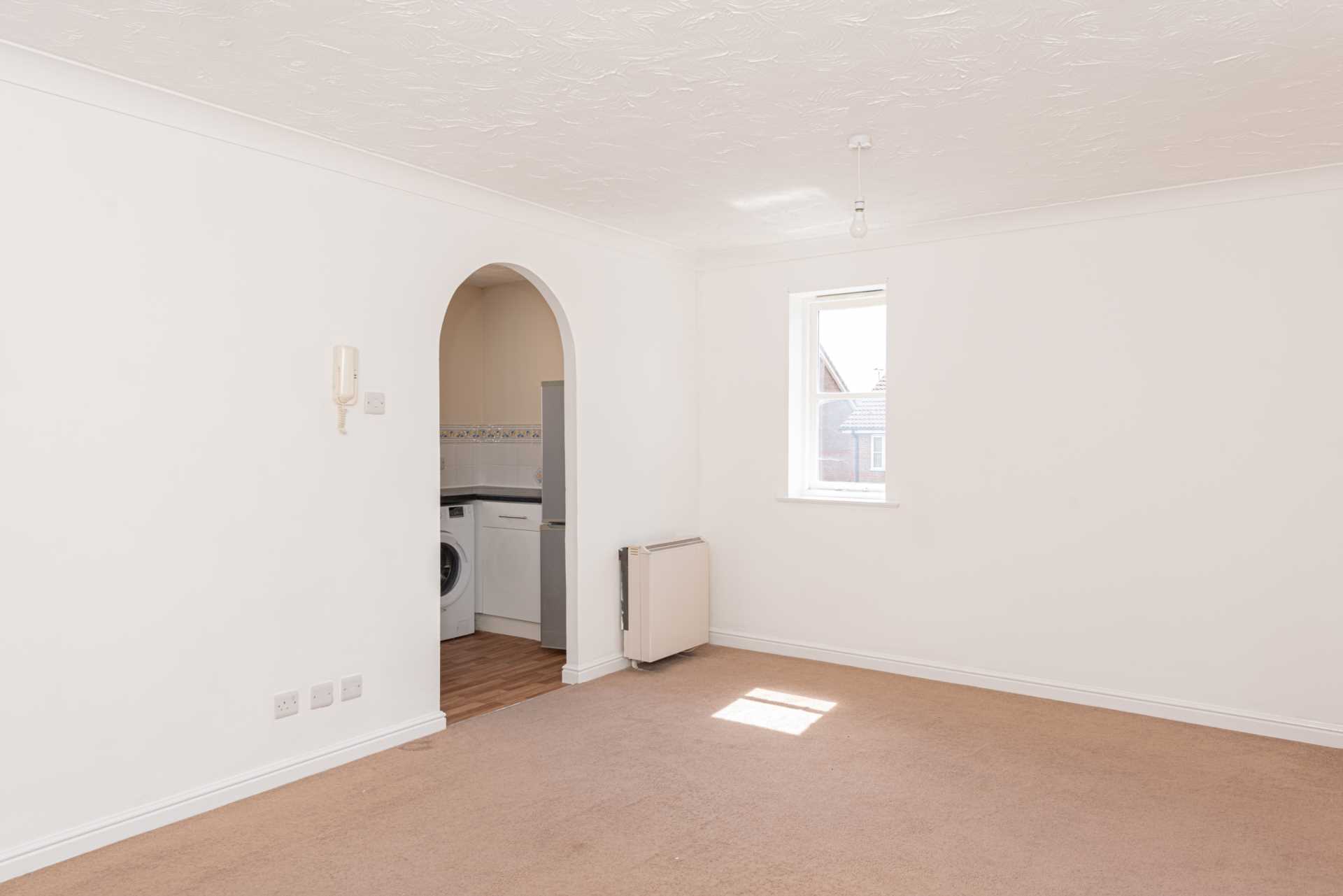 Additional Property Image 2 bedroom Apartment to rent in Epsom 3