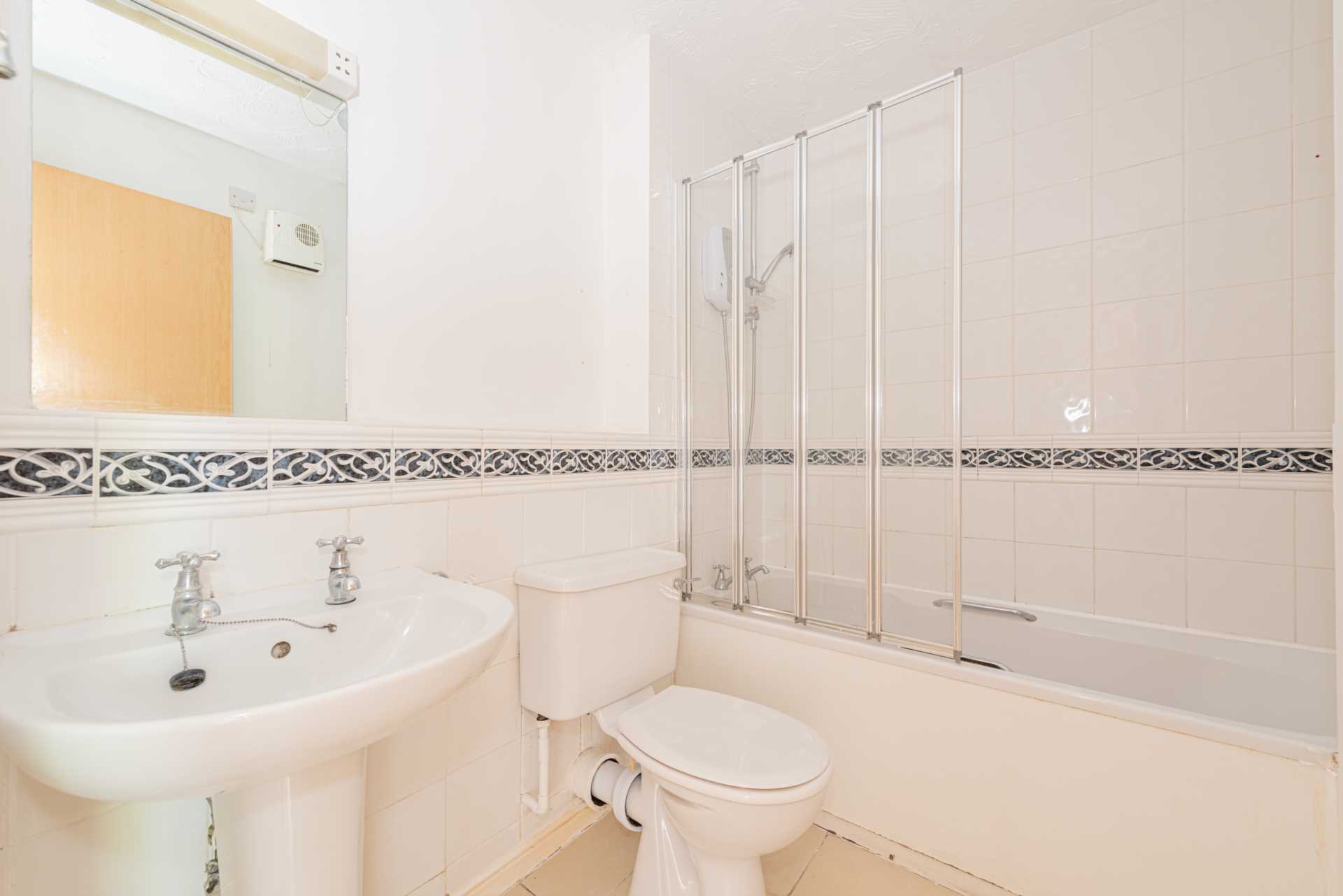 Additional Property Image 2 bedroom Apartment to rent in Epsom 7