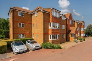 2 bedroom Apartment to rent in Epsom