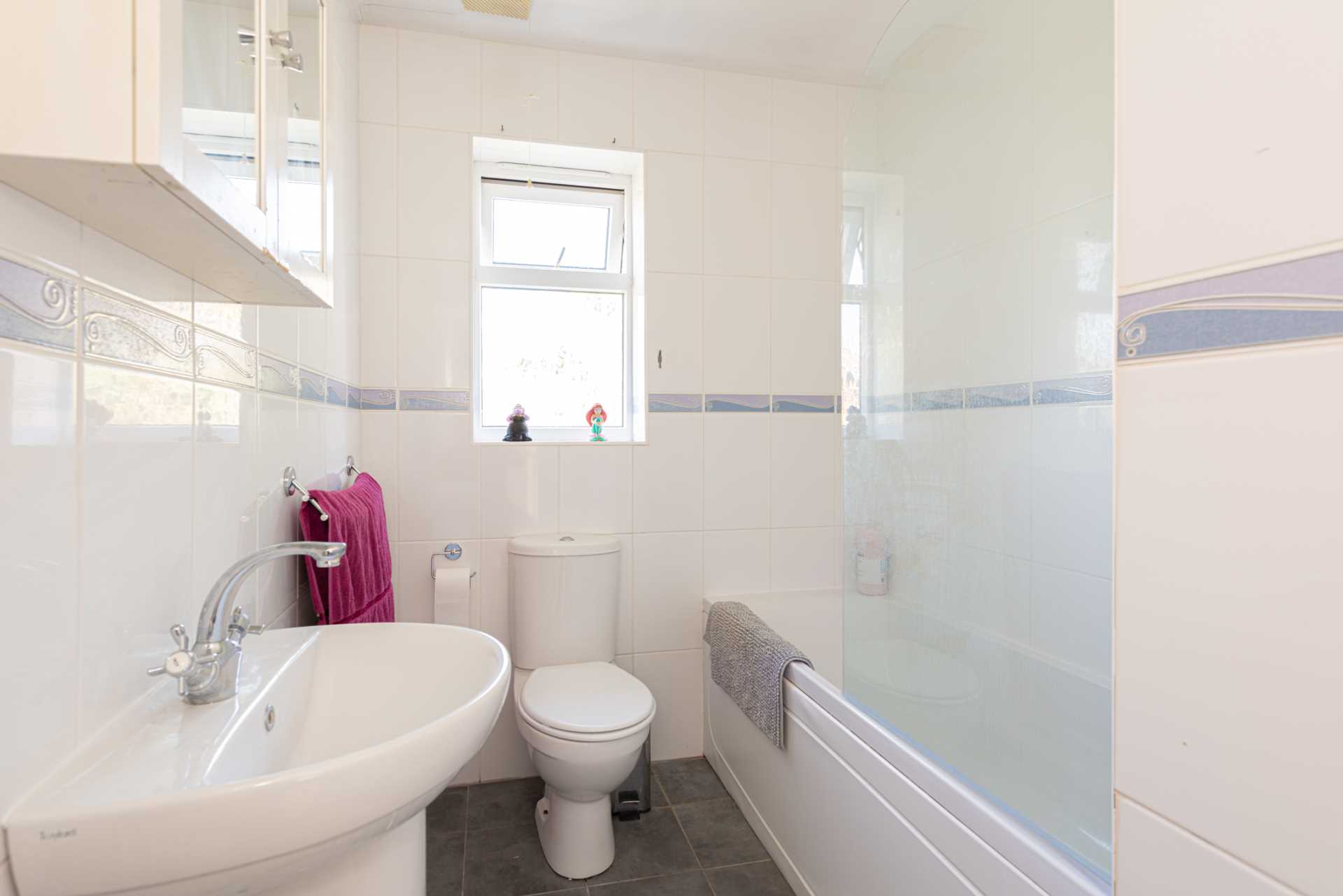 Additional Property Image 4 bedroom Detached to rent in Epsom 14