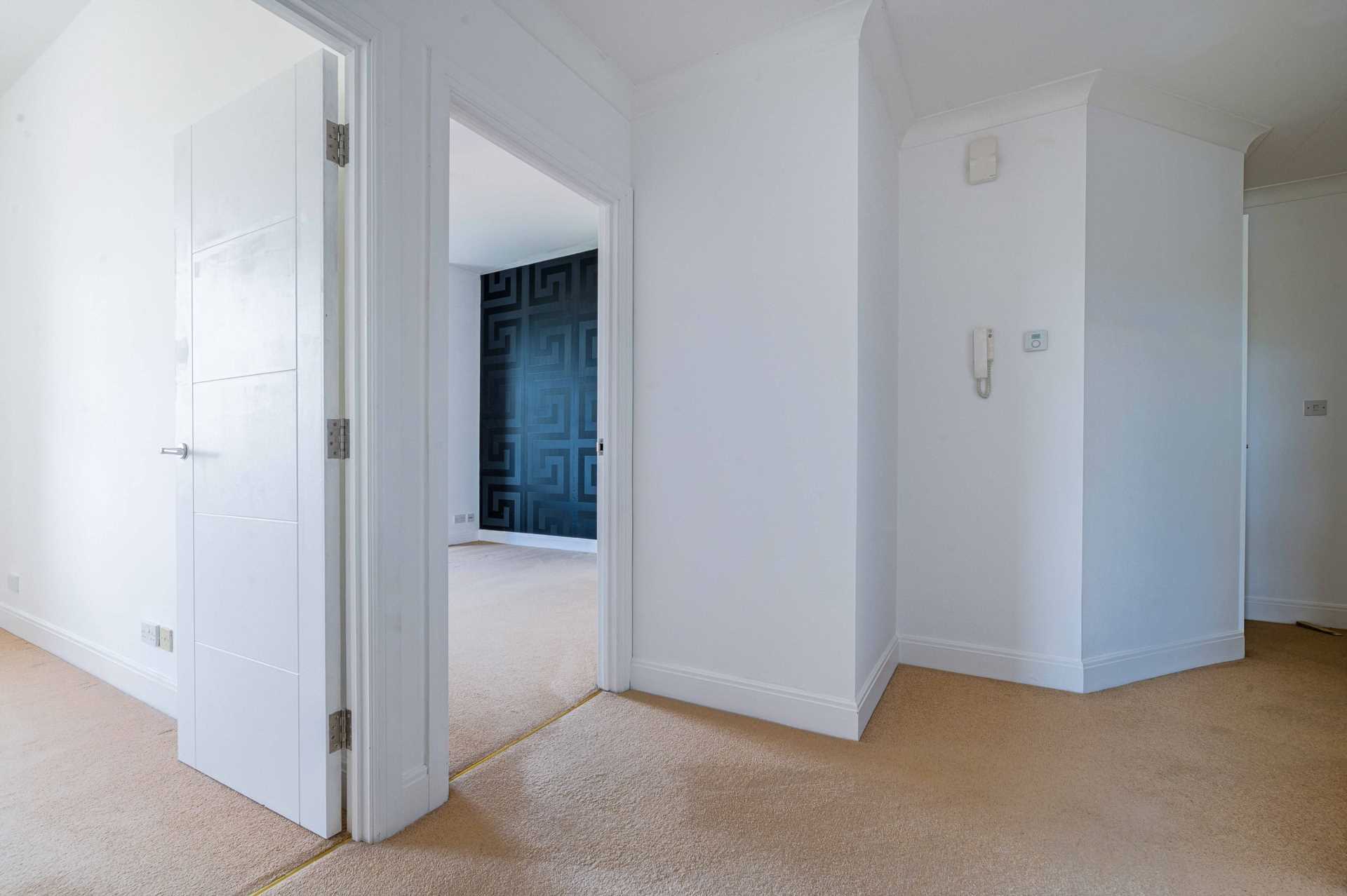 Additional Property Image 2 bedroom Apartment to rent in Epsom 5