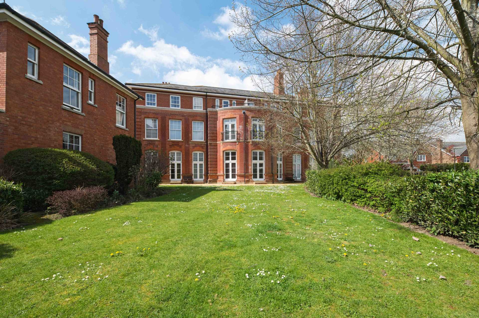 Additional Property Image 2 bedroom Apartment to rent in Epsom 10