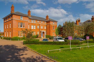 2 bedroom Apartment to rent in Epsom