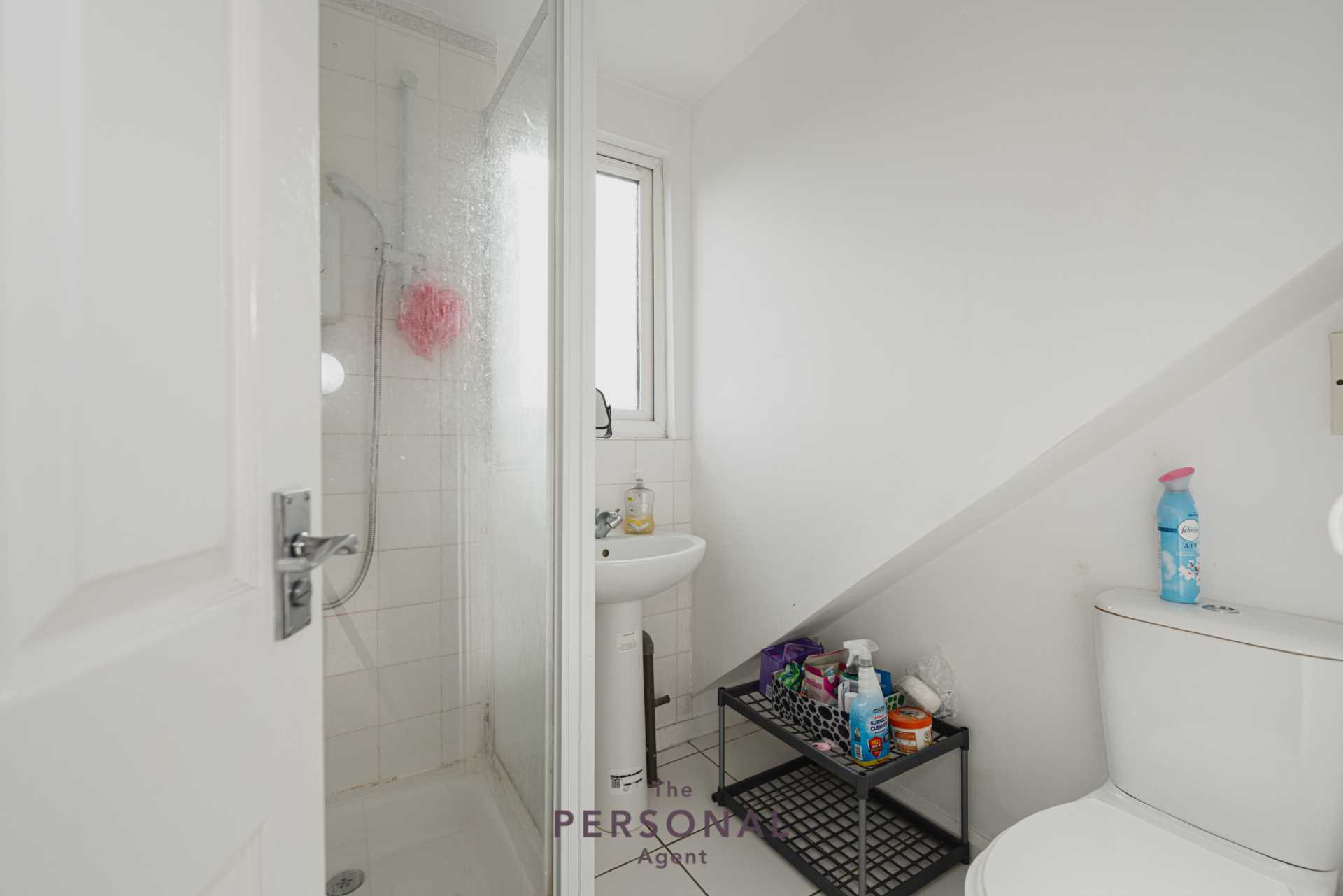 Additional Property Image 5 bedroom Semi Detached to rent in Epsom 13