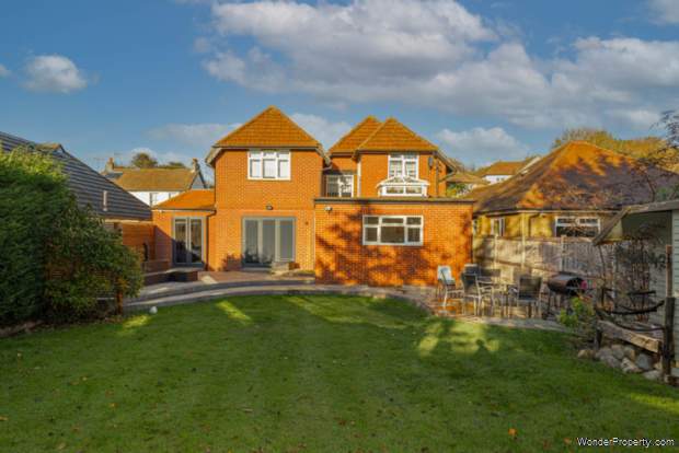 Additional Property Image 4 bedroom Detached to rent in Epsom 12