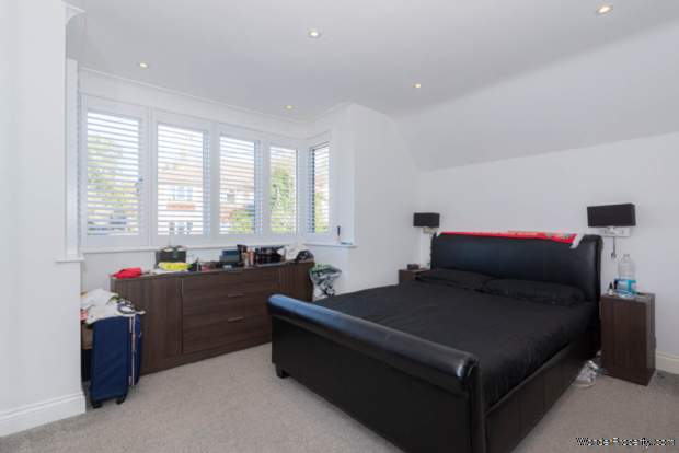Additional Property Image 4 bedroom Detached to rent in Epsom 16