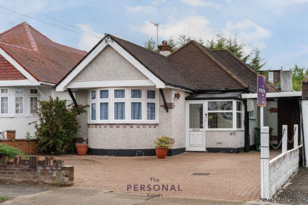 2 bedroom Bungalow to rent in Epsom