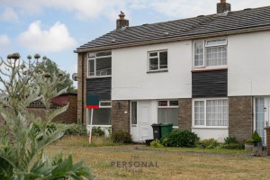 3 bedroom Semi Detached to rent in Tadworth