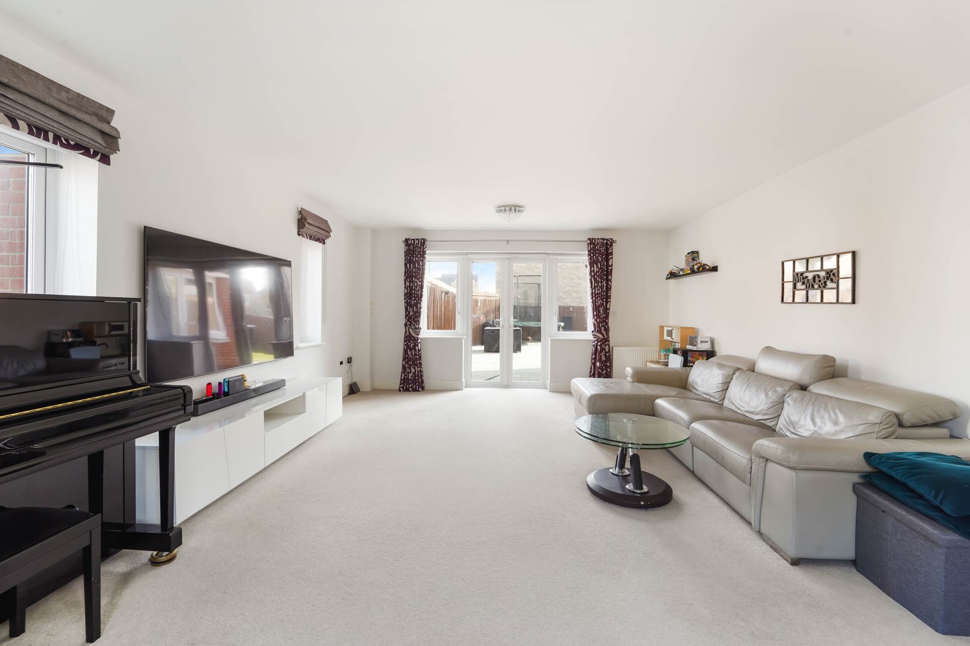 Additional Property Image 4 bedroom House to rent in Epsom 3