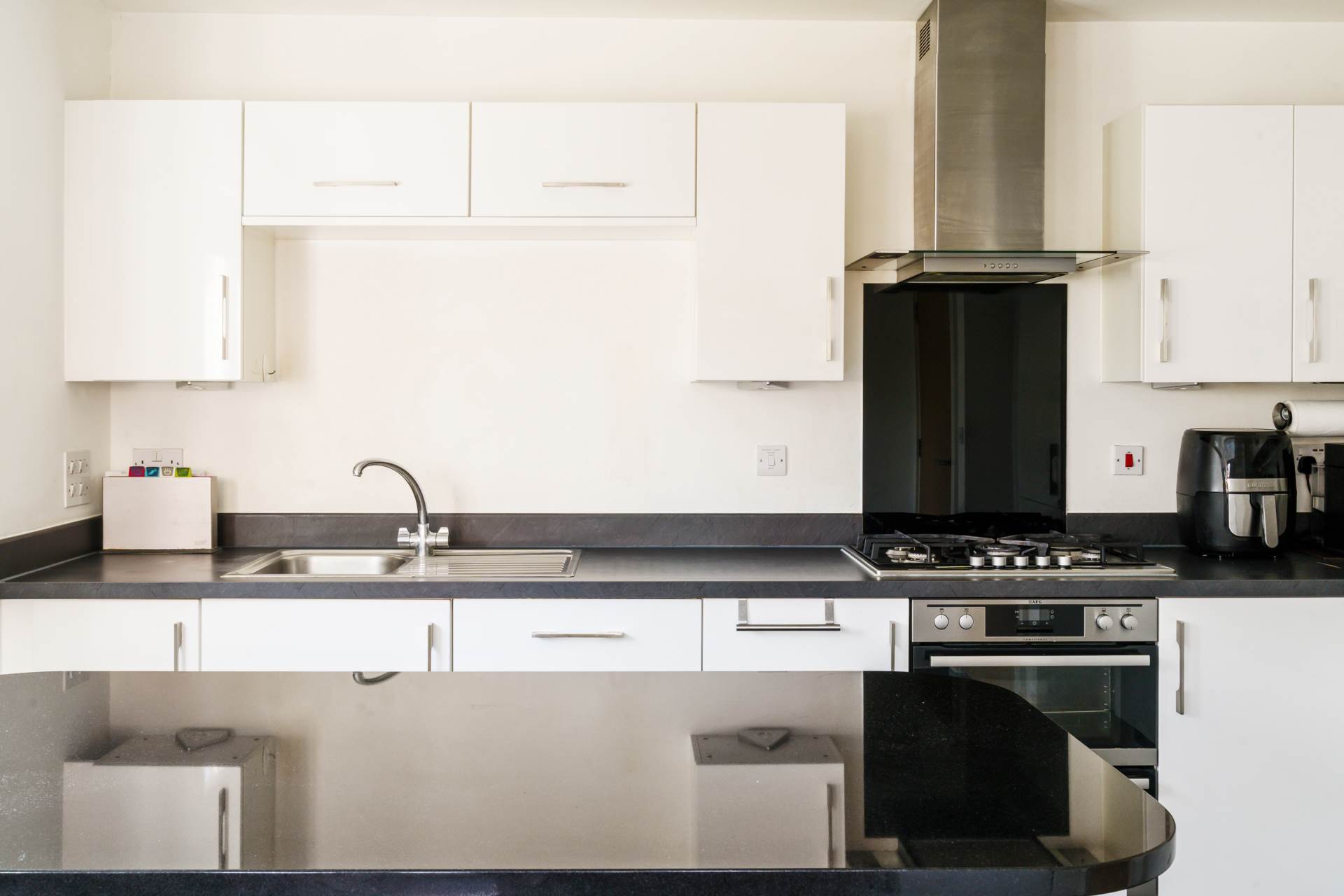 Additional Property Image 4 bedroom House to rent in Epsom 5