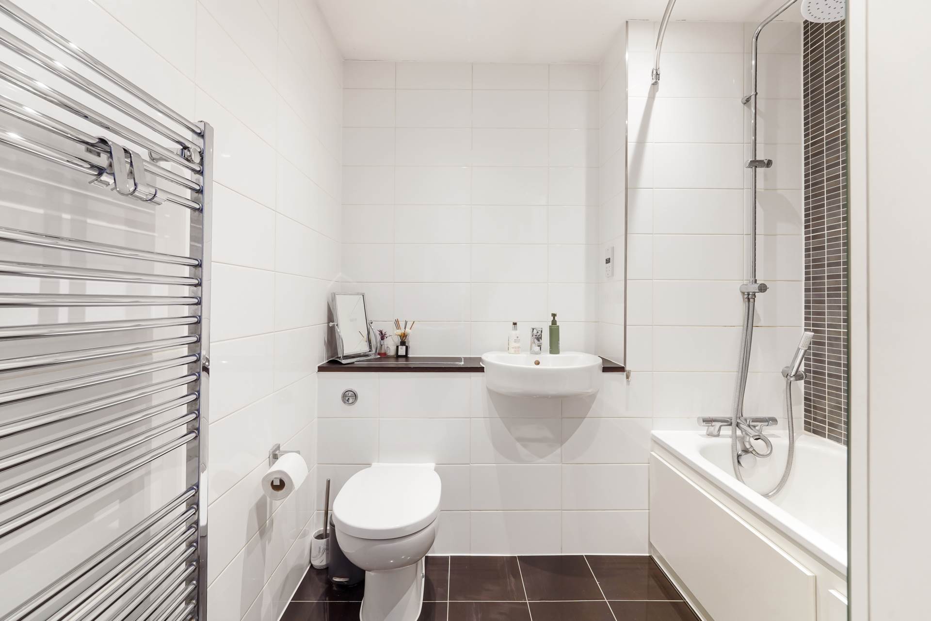 Additional Property Image 4 bedroom House to rent in Epsom 12
