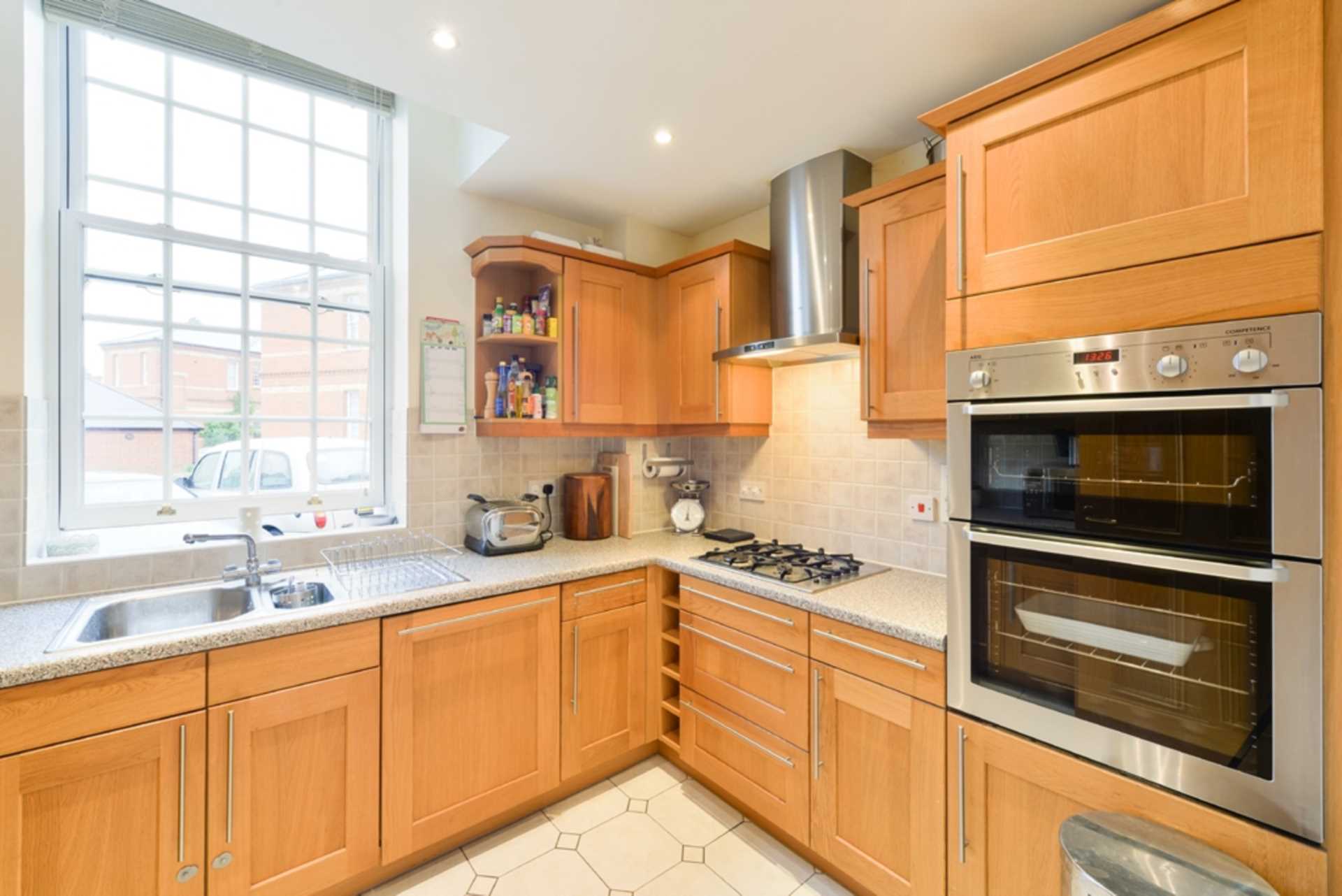 Additional Property Image 2 bedroom Apartment to rent in Epsom 8