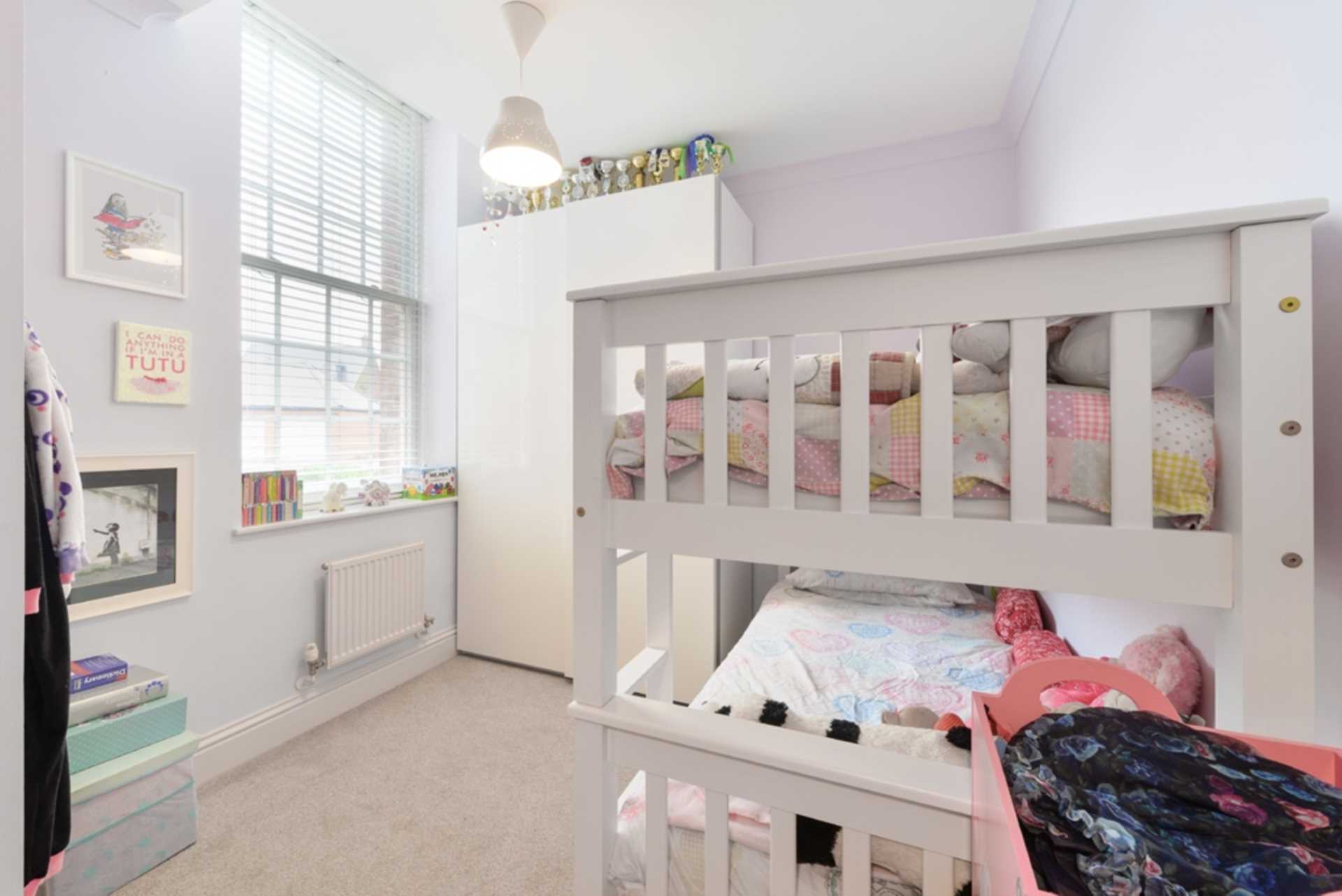 Additional Property Image 2 bedroom Apartment to rent in Epsom 10