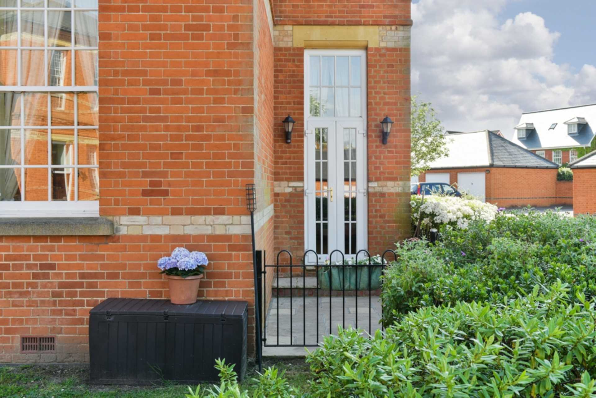 Additional Property Image 2 bedroom Apartment to rent in Epsom 12