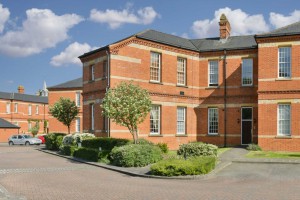 2 bedroom Apartment to rent in Epsom