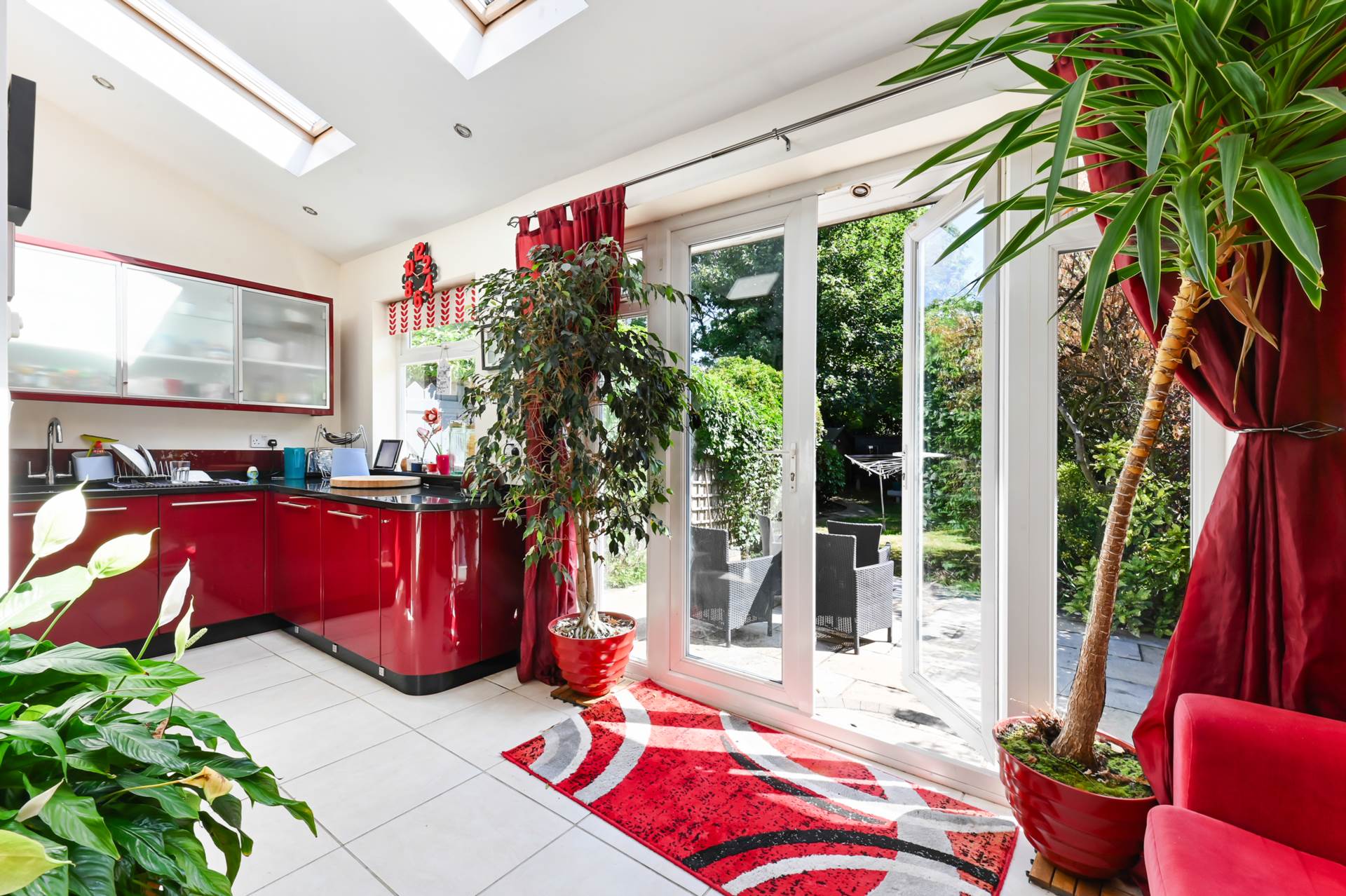 Additional Property Image 4 bedroom Semi Detached to rent in Epsom 3