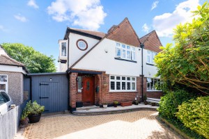 4 bedroom Semi Detached to rent in Epsom