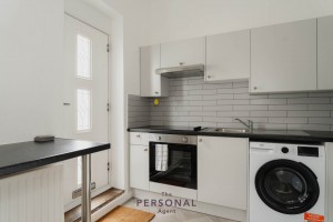 2 bedroom Maisonette to rent in Tadworth
