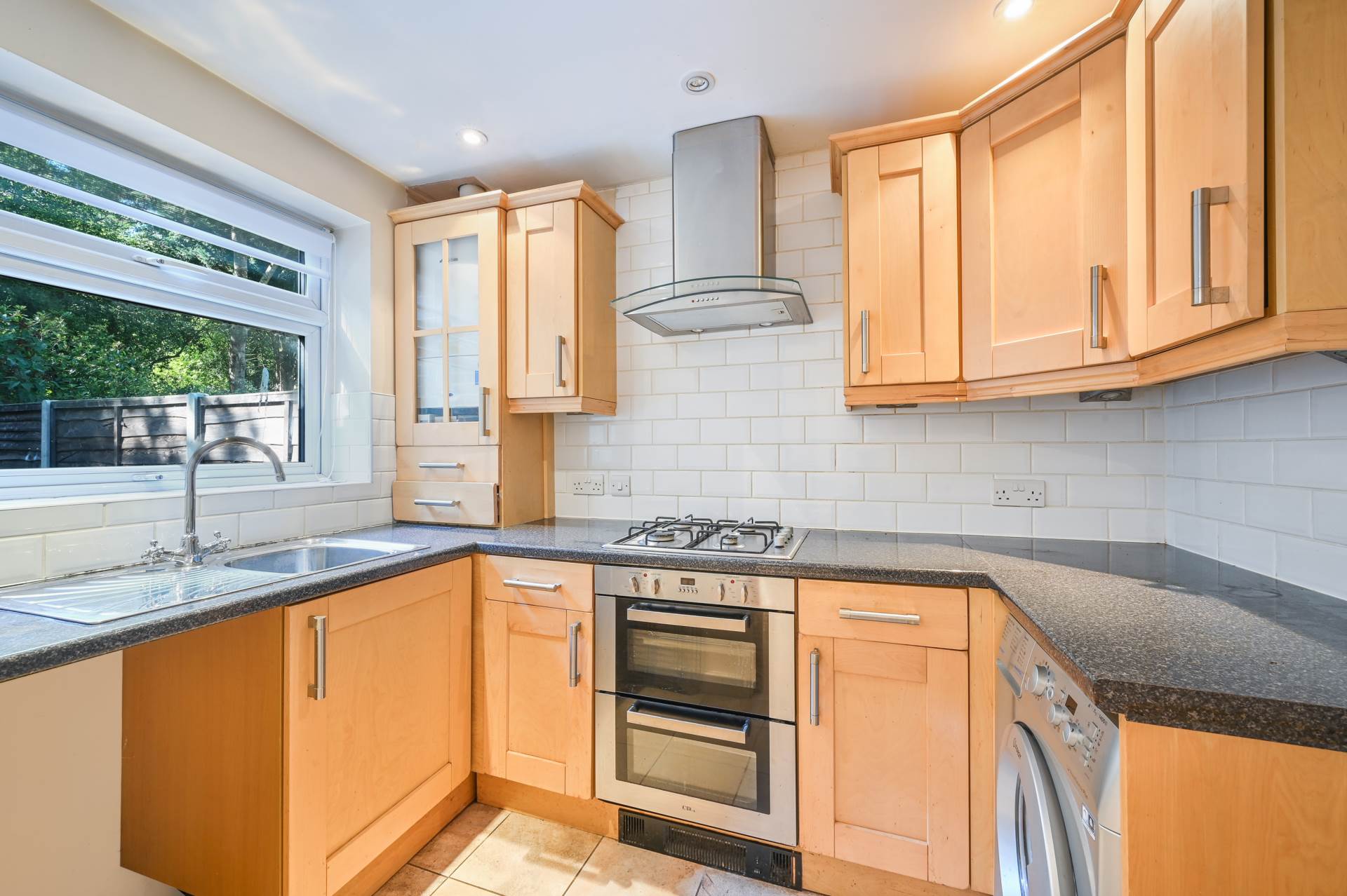 Additional Property Image 1 bedroom Bungalow to rent in Chessington 6