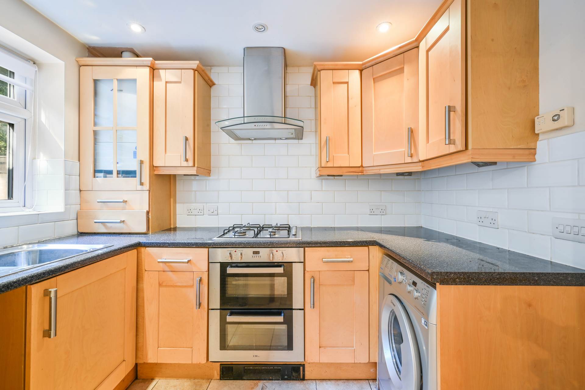 Additional Property Image 1 bedroom Bungalow to rent in Chessington 7