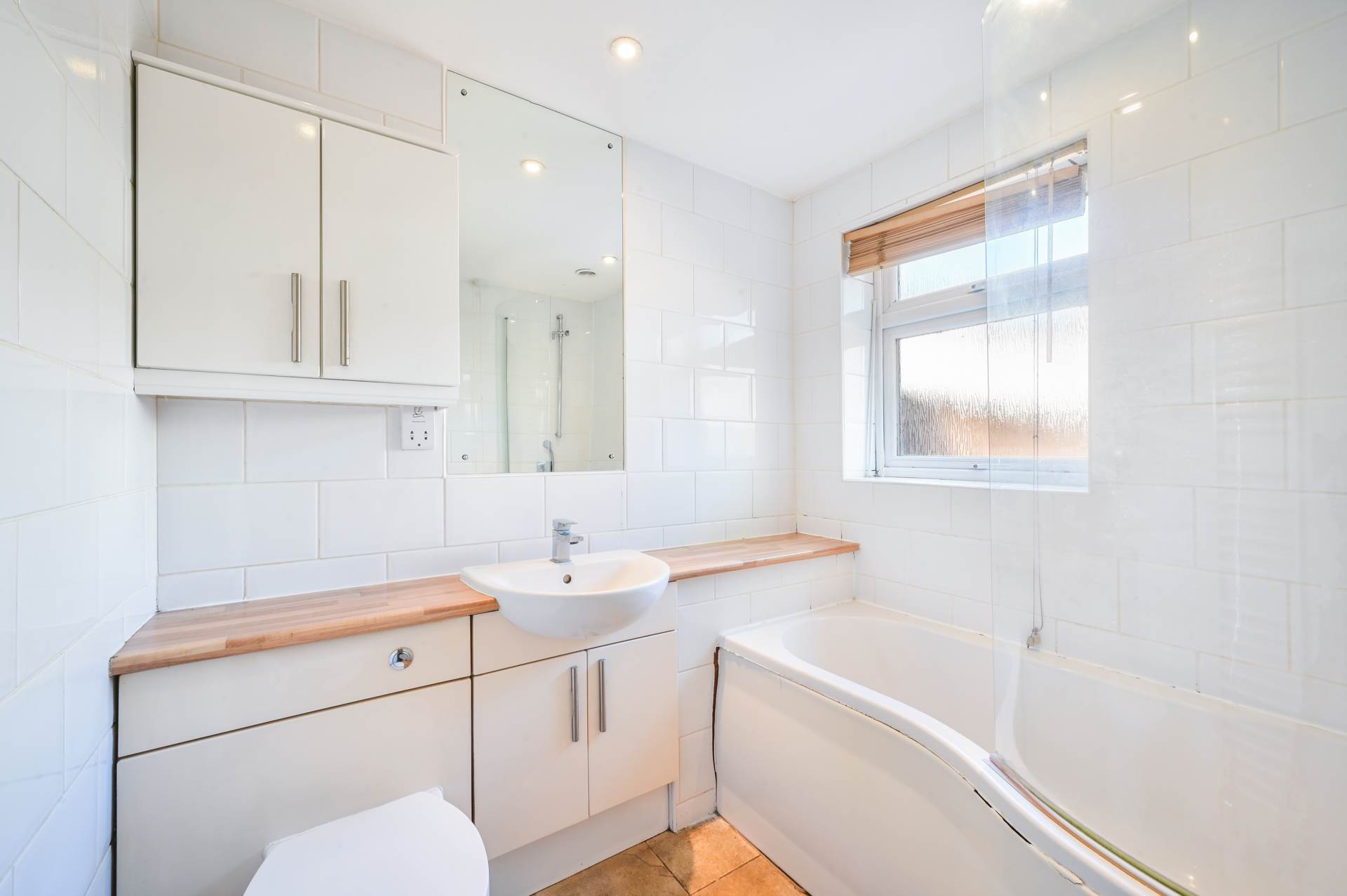 Additional Property Image 1 bedroom Bungalow to rent in Chessington 10