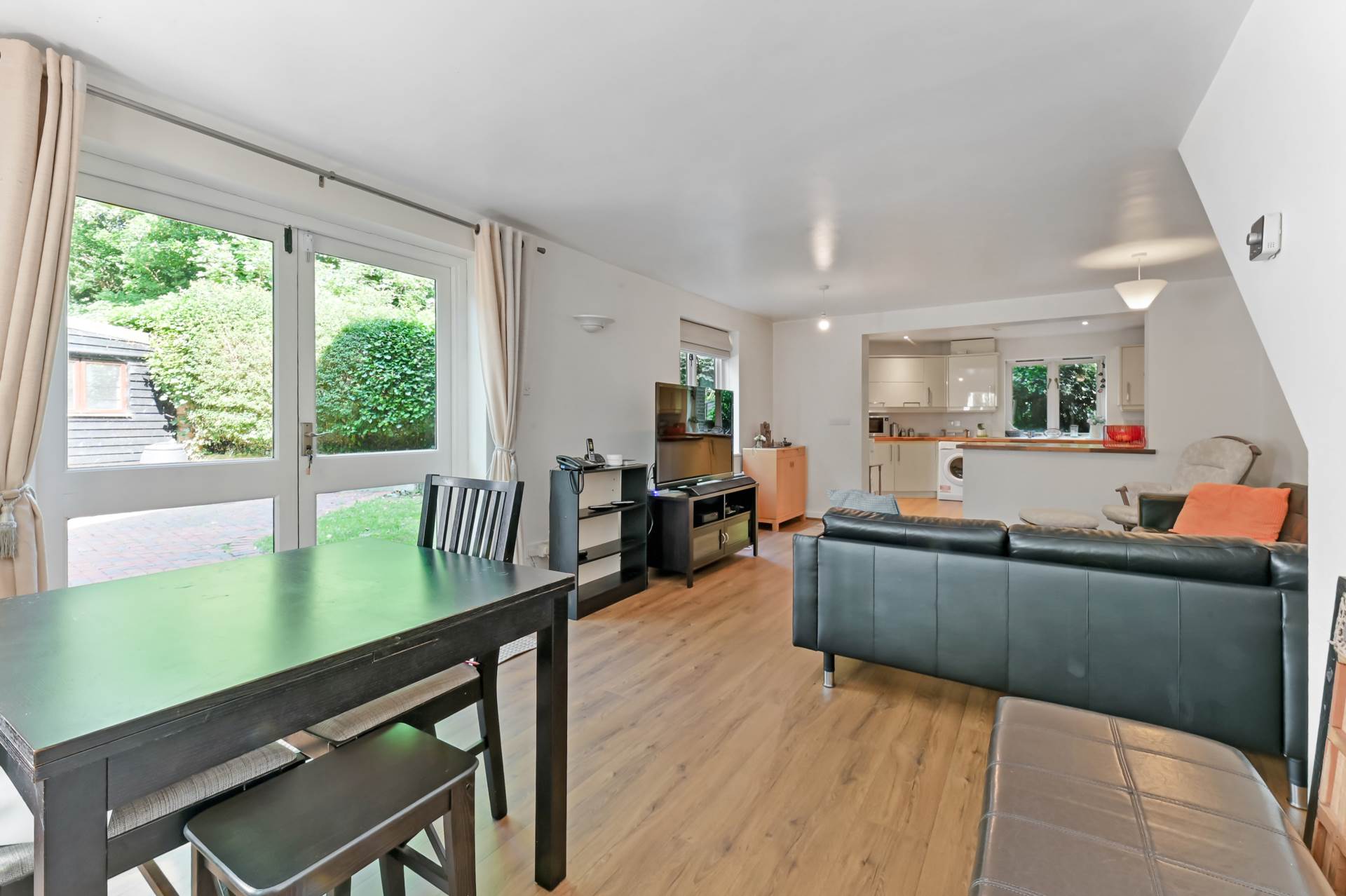 Additional Property Image 4 bedroom Detached to rent in Epsom 2
