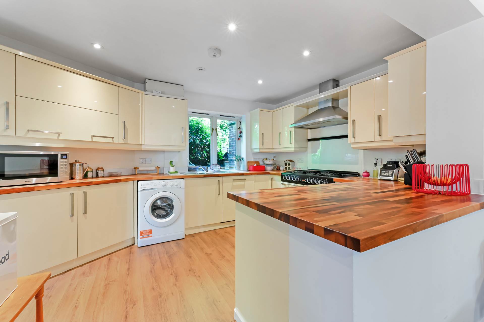 Additional Property Image 4 bedroom Detached to rent in Epsom 5