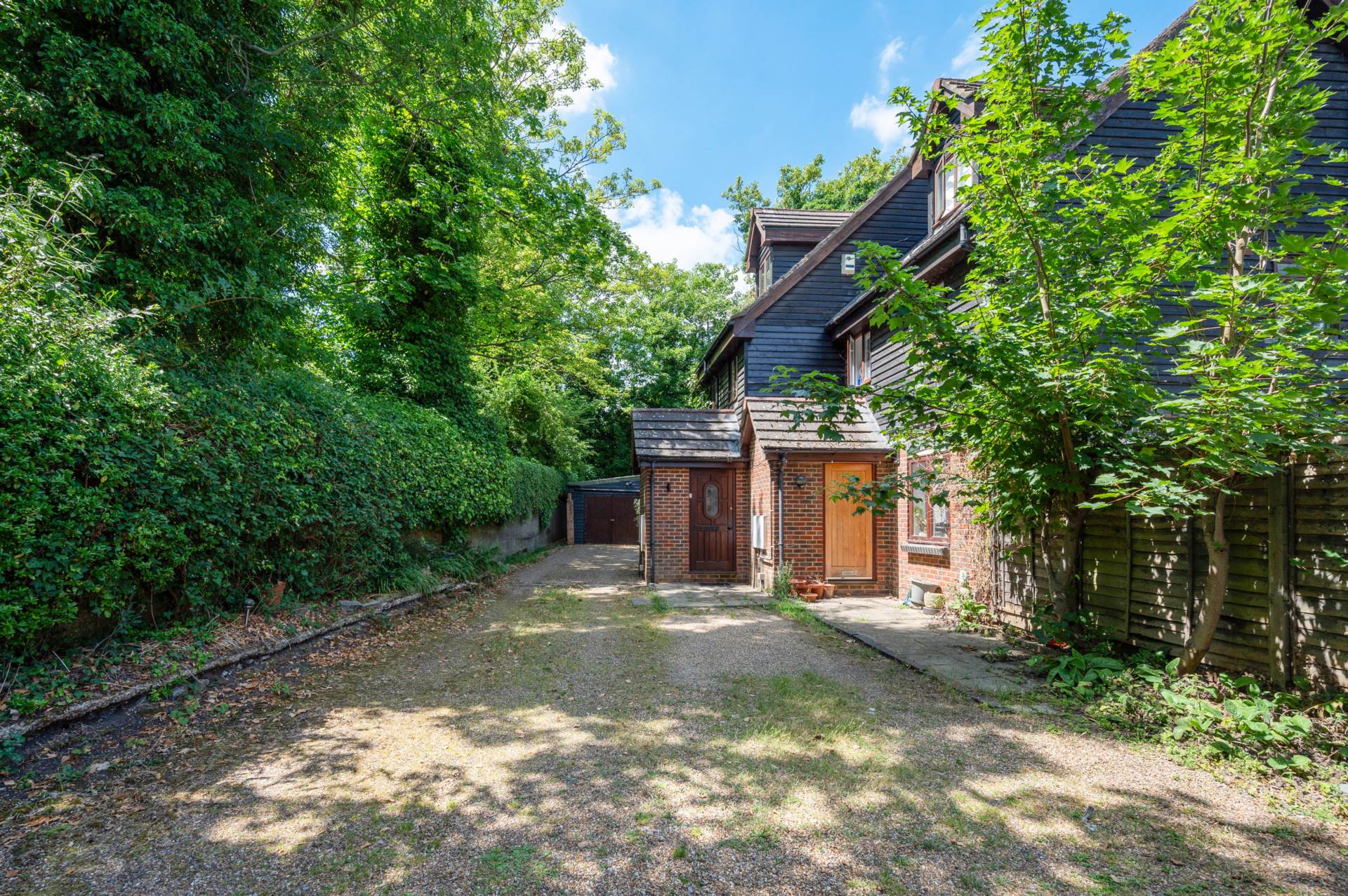 Additional Property Image 4 bedroom Detached to rent in Epsom 16