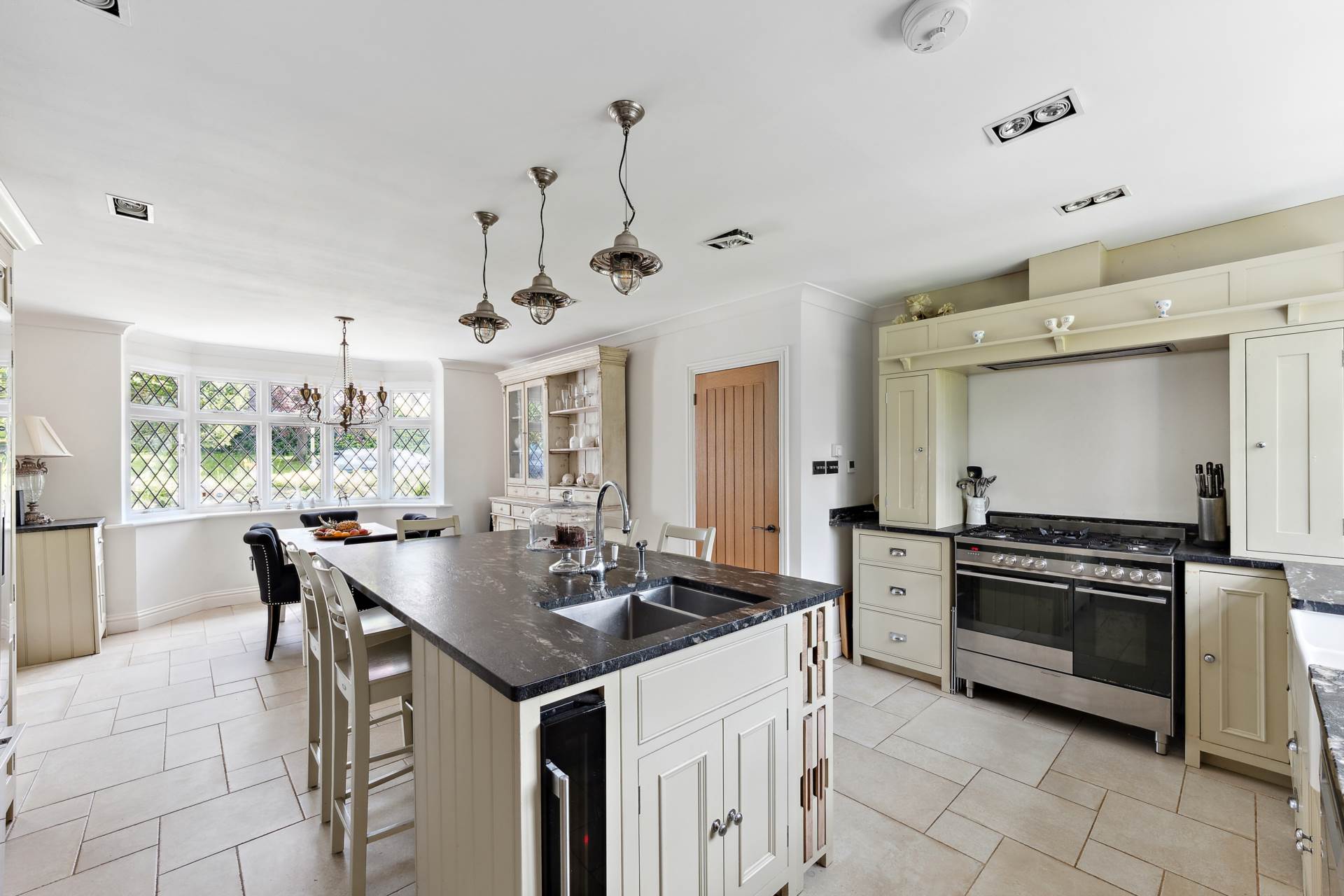 Additional Property Image 4 bedroom Detached to rent in Epsom 6