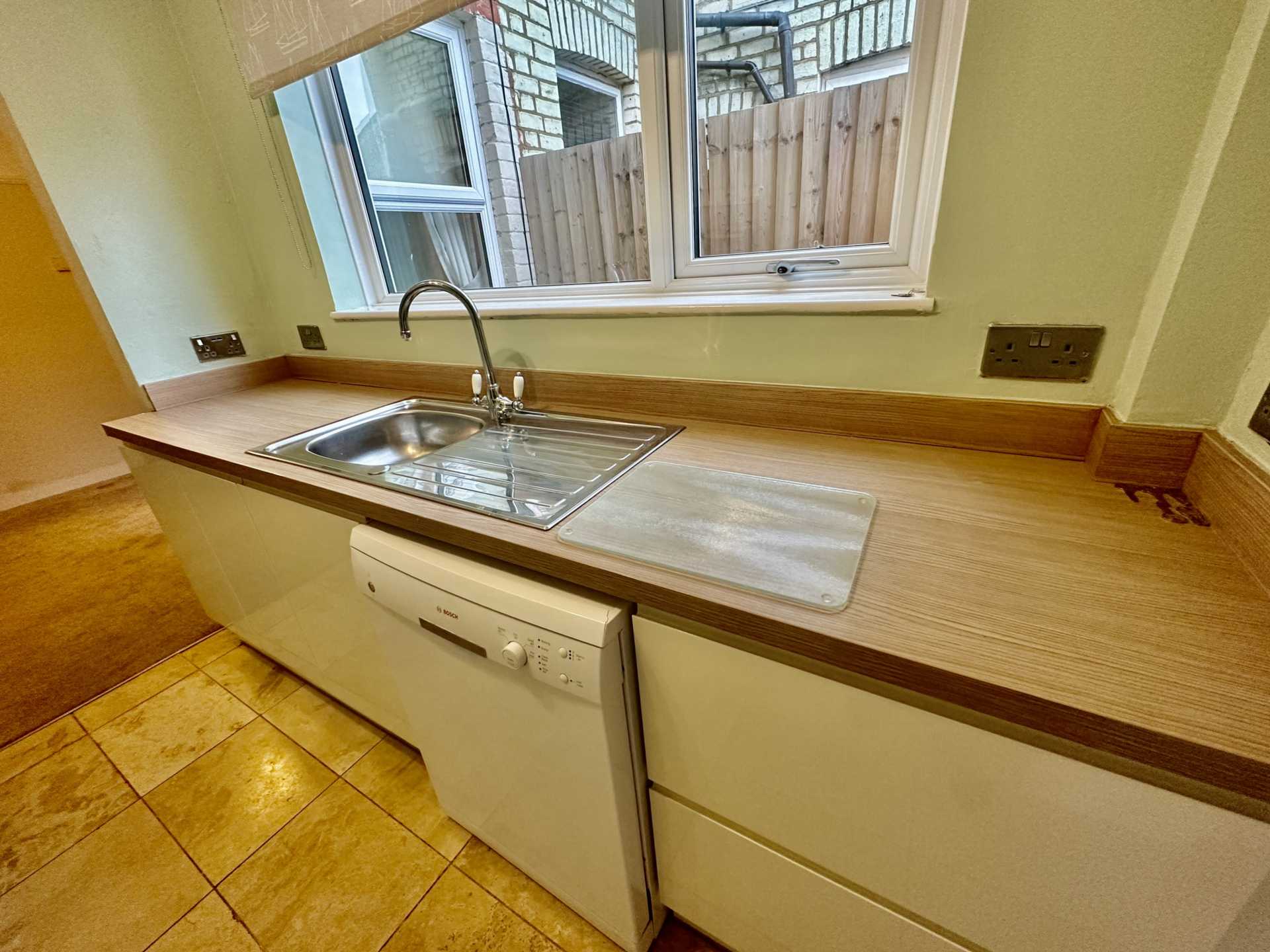 Additional Property Image 2 bedroom Semi Detached to rent in Newport Pagnell 5