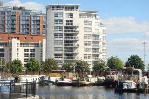 2 bedroom Apartment to rent in London