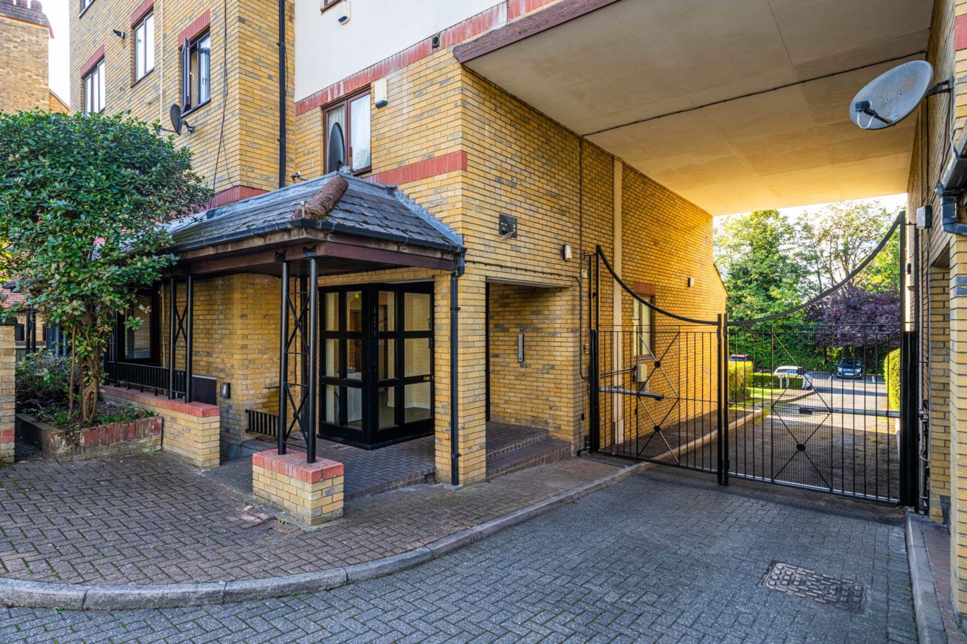 Additional Property Image 3 bedroom Flat to rent in London 14
