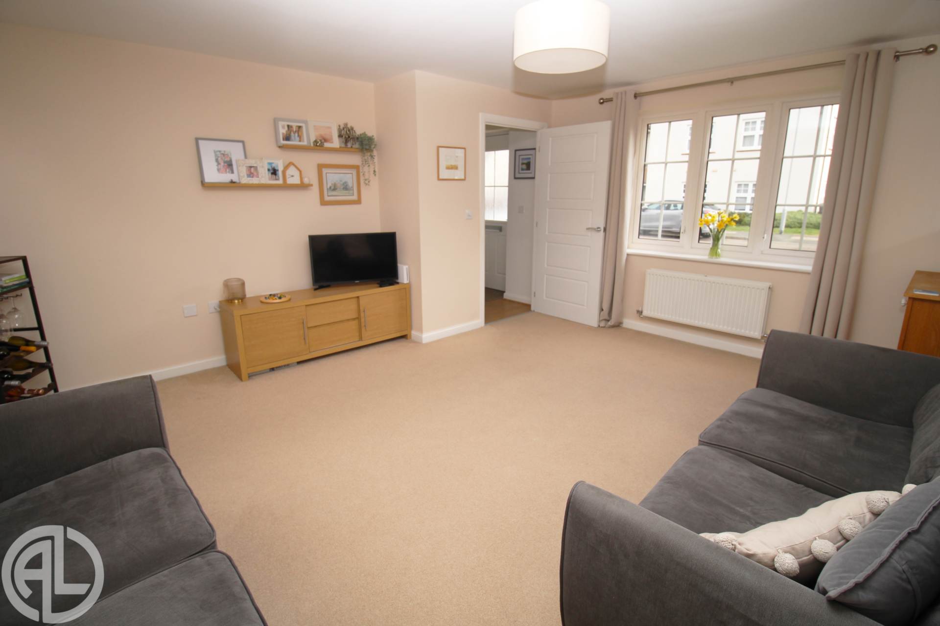 Additional Property Image 4 bedroom Semi Detached for sale in Letchworth 3