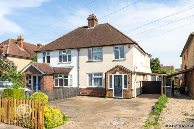 3 bedroom Semi Detached for sale in Hitchin