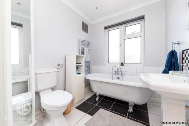 Additional Property Image 3 bedroom Semi Detached for sale in Hitchin 8